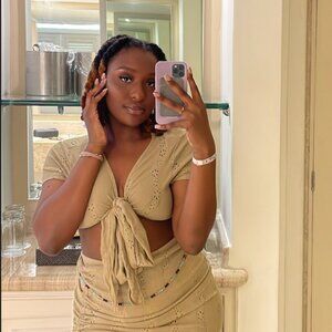 Meet your Posher, Kaya